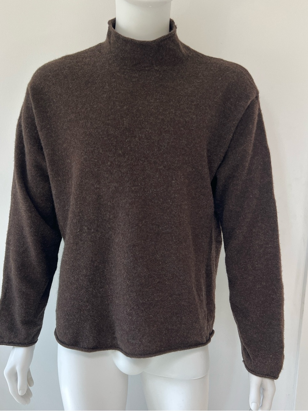J. Crew 100% Lambswool Made in Hong Kong  Men's Dark Brown Turtleneck Sweater